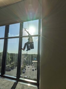 Why you should Always Hire Professional Window Washers
