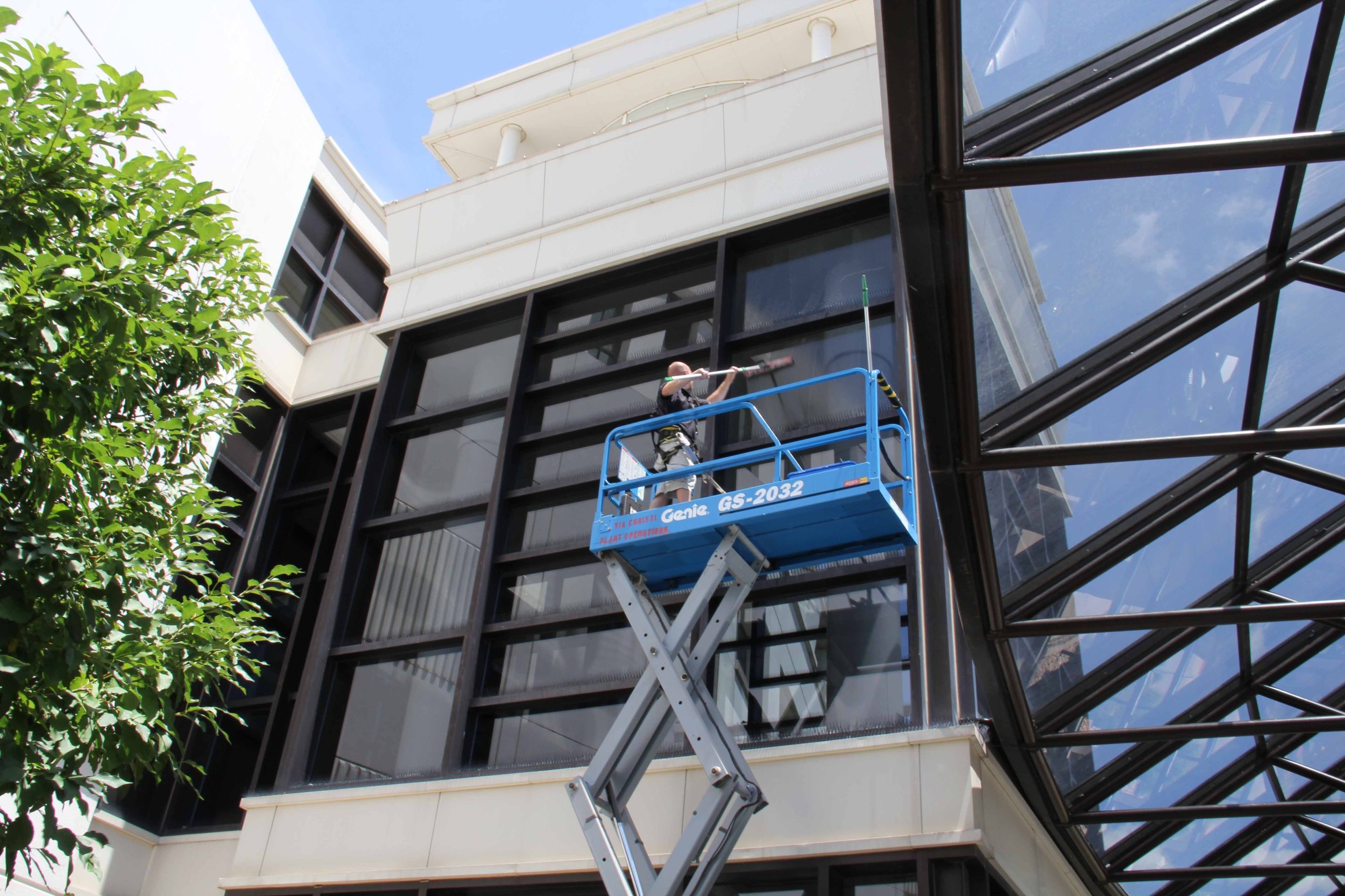 How to ensure your Commercial Building is up to Code with Window Washing Regularly